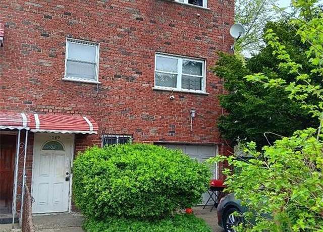 Property at 1049 E 233rd St, Bronx, NY 10466, 3 beds, 3 baths
