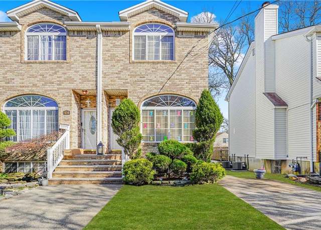 Property at 458 O'gorman Ave, Staten  Island, NY 10308, 3 beds, 2 baths