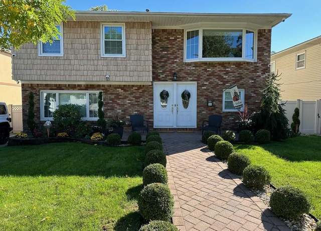 Property at 66 Florence Pl, Staten  Island, NY 10309, 4 beds, 2 baths