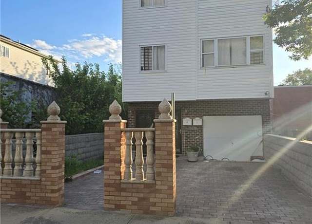 Property at 998 Crescent St, Brooklyn, NY 11208, 6 beds, 3.5 baths