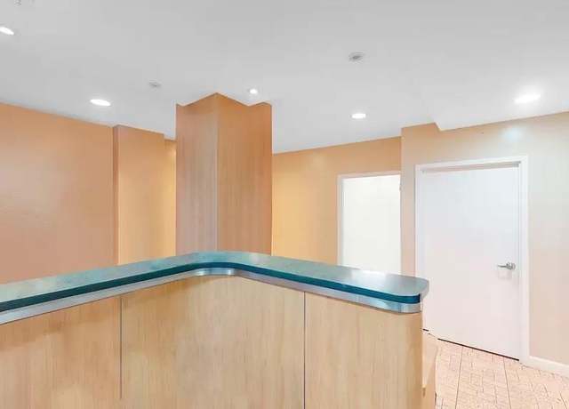 Property at 702 Ocean Pkwy Unit 1B, Brooklyn, NY 11230, 2 baths