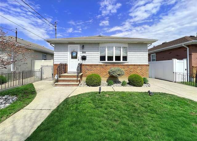 Property at 293 Chesterton Ave, Staten  Island, NY 10306, 3 beds, 1.5 baths