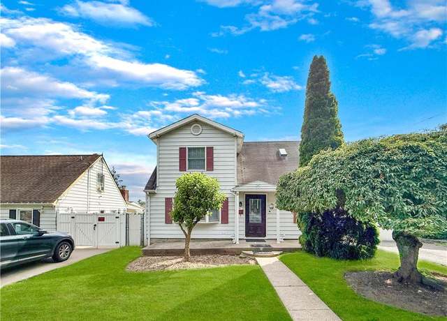 Property at 144 Winchester Ave, Staten  Island, NY 10312, 2 beds, 1.5 baths