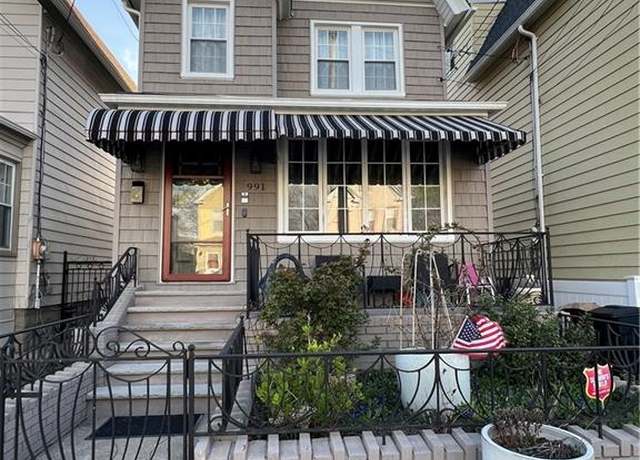 Property at 991 E 93rd St, Brooklyn, NY 11236, 5 beds, 3 baths