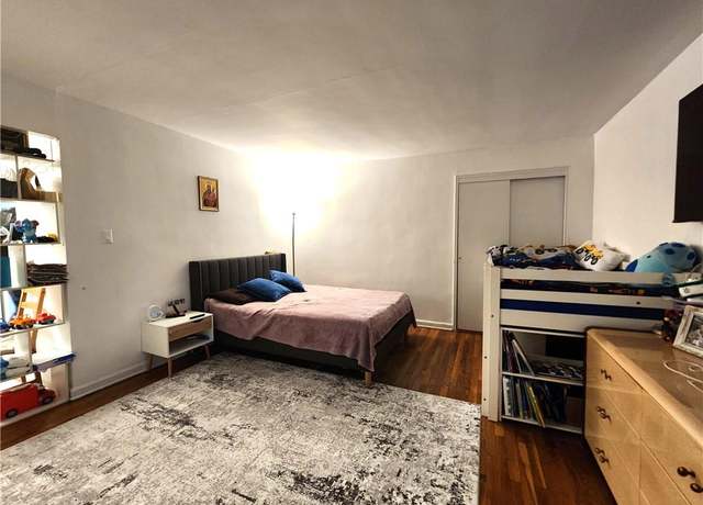 Property at 2626 Homecrest Ave Unit 3L, Brooklyn, NY 11235, 1 bath
