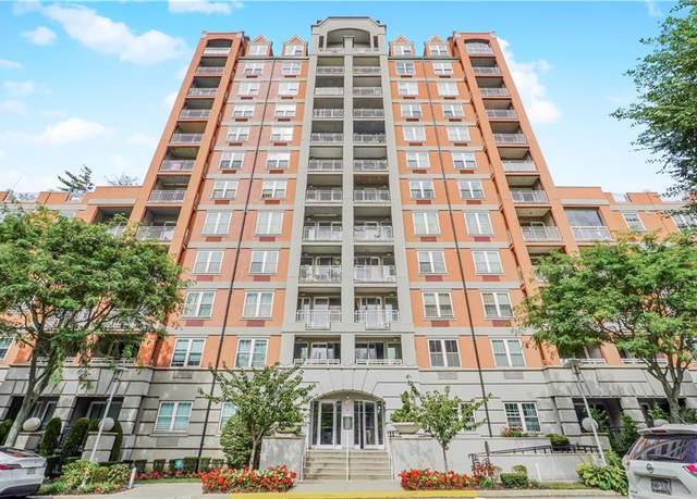 Property at 45 Oceana Dr E Unit 4B, Brooklyn, NY 11235, 2 beds, 2 baths