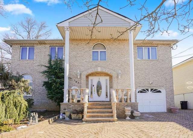 Property at 197 Aspinwall St, Staten  Island, NY 10307, 4 beds, 5.5 baths