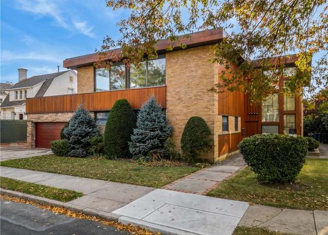 Property at 118 Girard St, Brooklyn, NY 11235, 6 beds, 4 baths