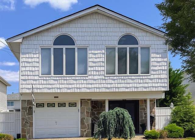 Property at 15 Berglund Ave, Staten  Island, NY 10314, 4 beds, 2 baths