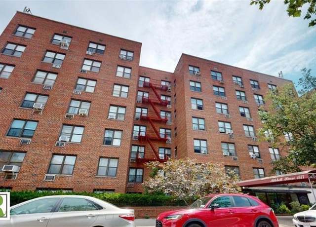 Property at 1577 E 17th St Unit 2M, Brooklyn, NY 11230, 1 bed, 1 bath
