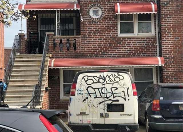 Property at 1225 E 85th St, Brooklyn, NY 11236, 6 beds, 3 baths