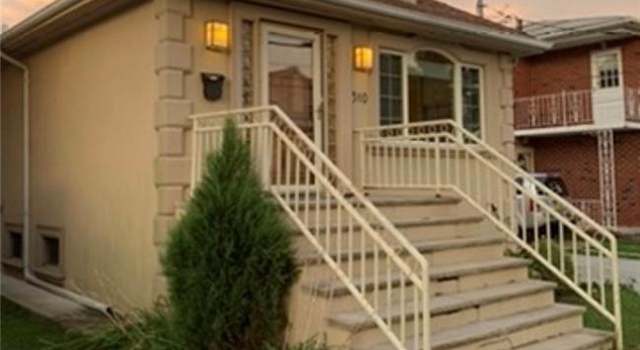 Photo of 310 Beach 146th St, Rockaway Park, NY 11694
