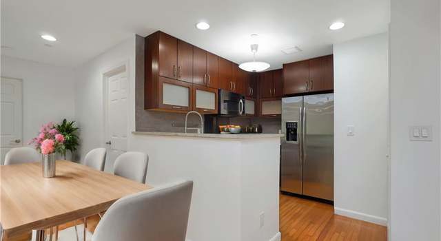 Photo of 702 Ocean Pkwy Unit 3B, Brooklyn, NY 11230