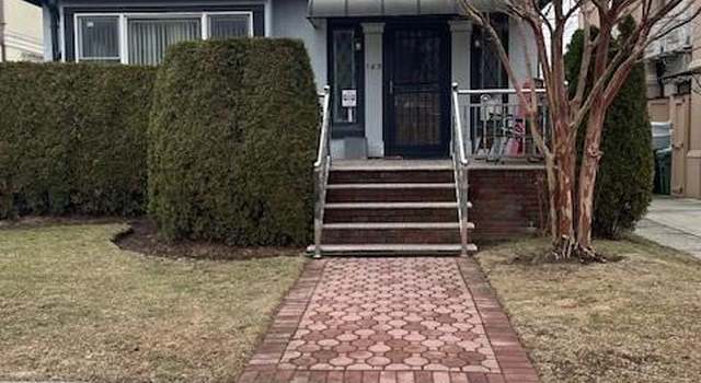 Photo of 163 Beaumont St, Brooklyn, NY 11235