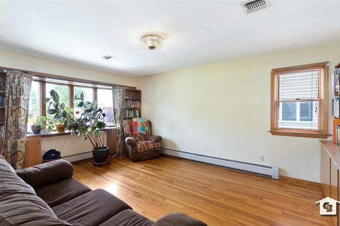 43 Perry Ave, Staten Island, NY 10314 | MLS# 451780 | Redfin