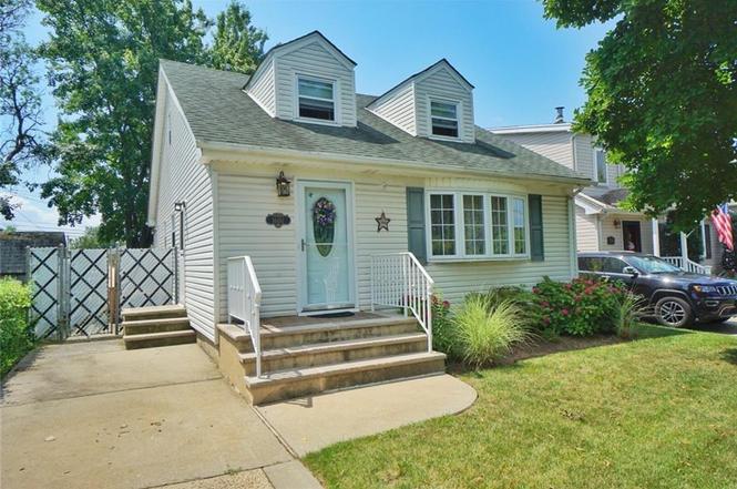 1660 Drumgoole Rd E Staten Island Ny Mls Redfin 1660 Drumgoole Rd E Staten Island Ny Mls Redfin