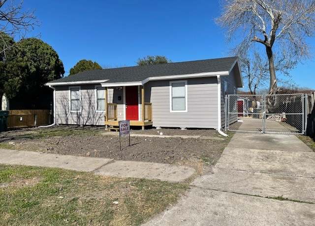 Property at 1742 17th St, Corpus Christi, TX 78404, 3 beds, 2 baths