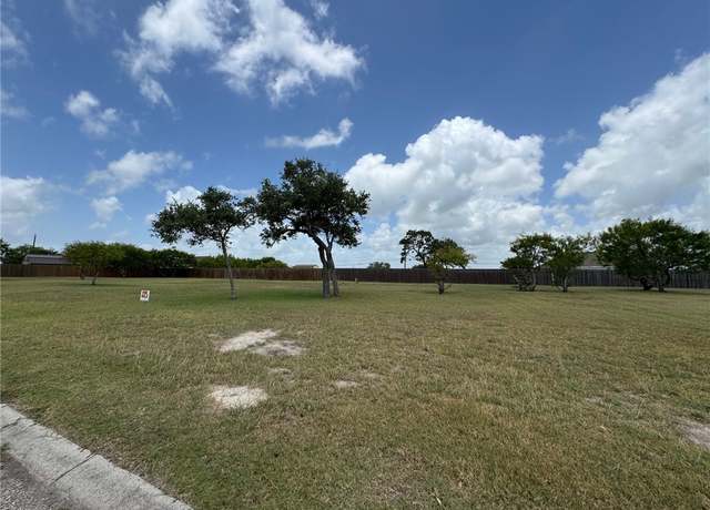 Property at 106 Teresa Ln, Rockport, TX 78382