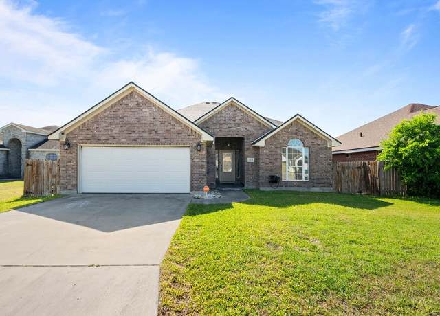 Property at 2205 Las Palmas Dr, Kingsville, TX 78363, 3 beds, 2 baths