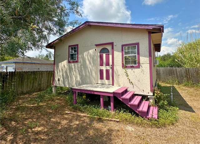 Property at 600 S Rachal St, Sinton, TX 78387, 1 bed, 1 bath