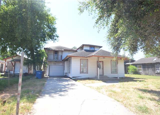 Property at 2845 Blake St, Corpus Christi, TX 78405, 5 beds, 3 baths