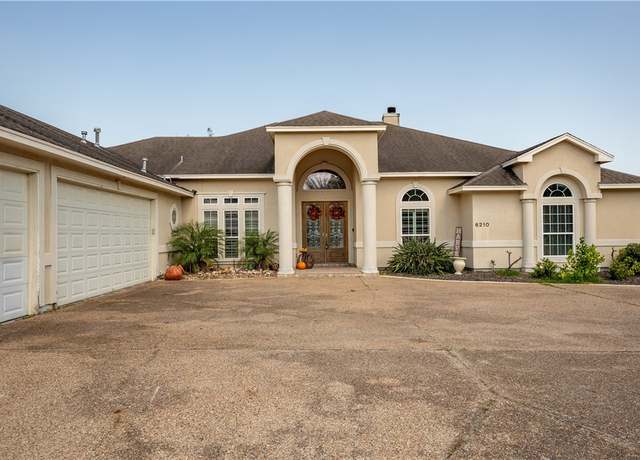 Property at 6210 Blankenberge Dr, Corpus Christi, TX 78414, 4 beds, 3.5 baths