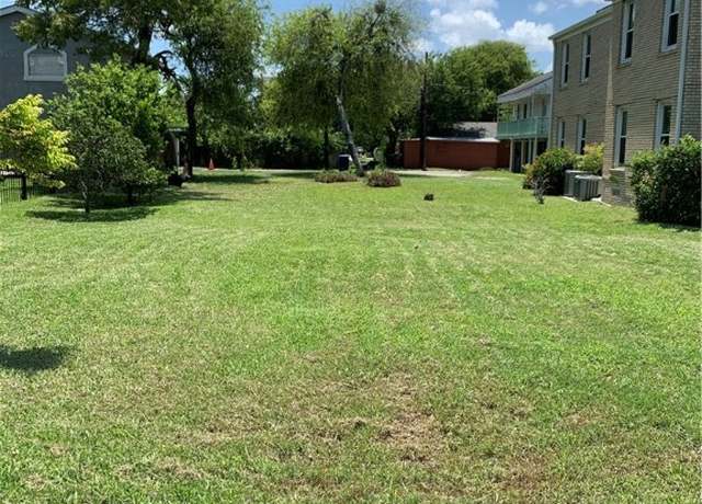 Property at 1121 Ocean Dr, Corpus Christi, TX 78404