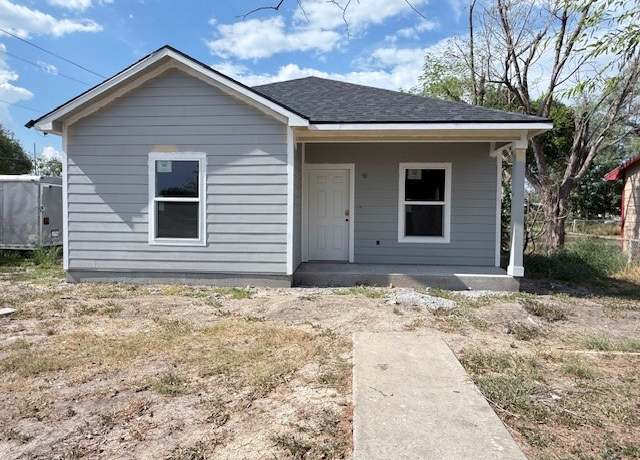 Property at 810 Saint Joseph St, Alice, TX 78332, 2 beds, 2 baths