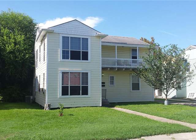 Property at 822 Indiana Ave, Corpus Christi, TX 78404, 4 beds, 2 baths