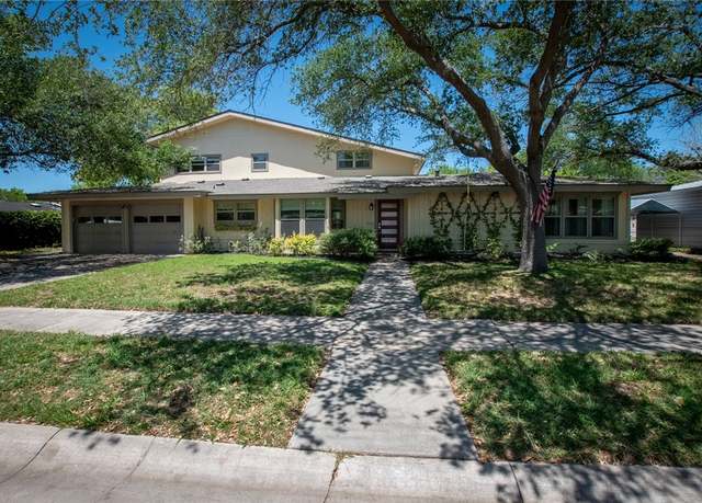 Property at 938 Grant Pl, Corpus Christi, TX 78411, 4 beds, 3.5 baths