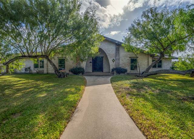 Property at 321 Bayshore Dr, Corpus Christi, TX 78412, 8 beds, 5.5 baths