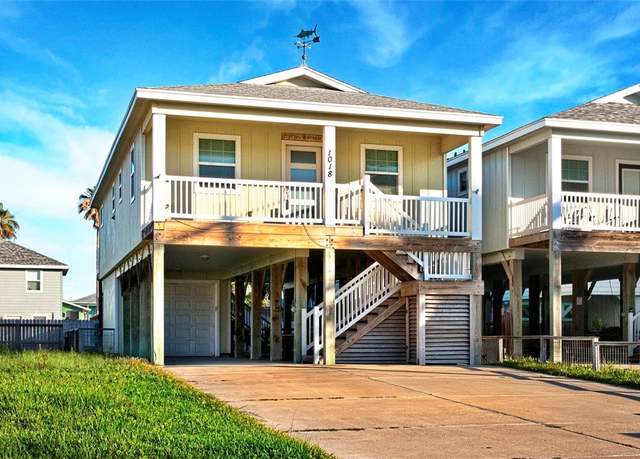 Property at 1018 S Station St, Port Aransas, TX 78373, 3 beds, 2 baths