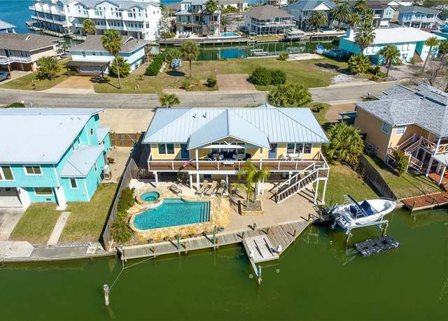 Property at 32 Flamingo Rd, Rockport, TX 78382, 4 beds, 3 baths
