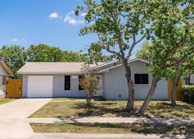 Property at 4922 Moody Dr, Corpus Christi, TX 78416, 3 beds, 1 bath