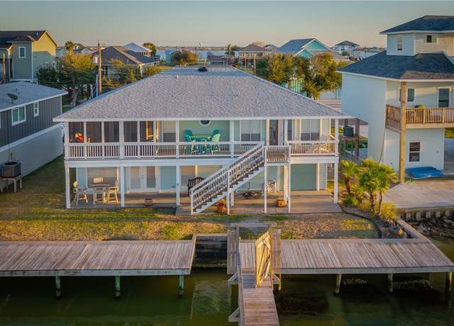 Property at 202 Ridge Harbor Dr, Rockport, TX 78382, 3 beds, 1 bath