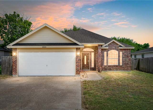 Property at 2013 Crestmont St, Corpus Christi, TX 78418, 3 beds, 2 baths