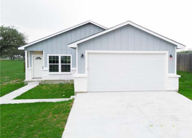 Property at 811 N Polk St, Beeville, TX 78102, 3 beds, 2 baths