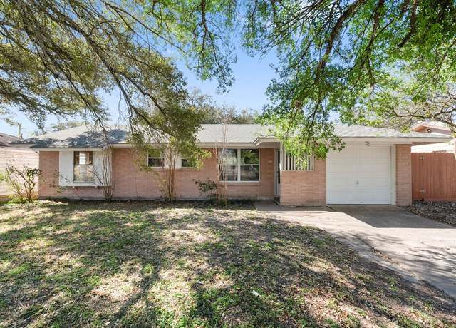 Property at 811 W I Ave, Kingsville, TX 78363, 3 beds, 2 baths