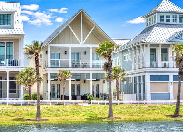 Property at 206 Lakeshore St, Port Aransas, TX 78373, 5 beds, 4.5 baths
