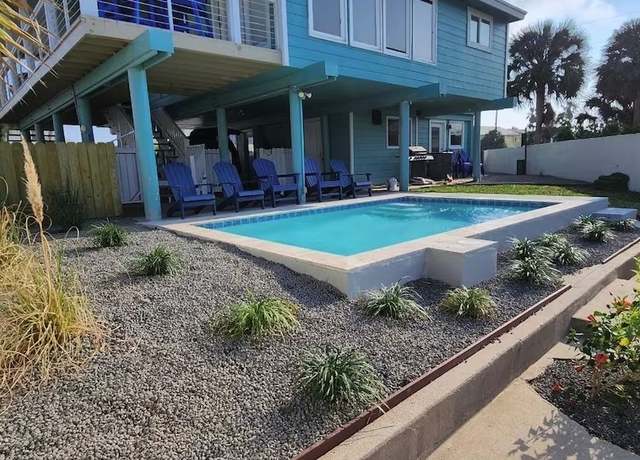 Property at 3 Mazatlan Dr, Rockport, TX 78382, 5 beds, 3 baths