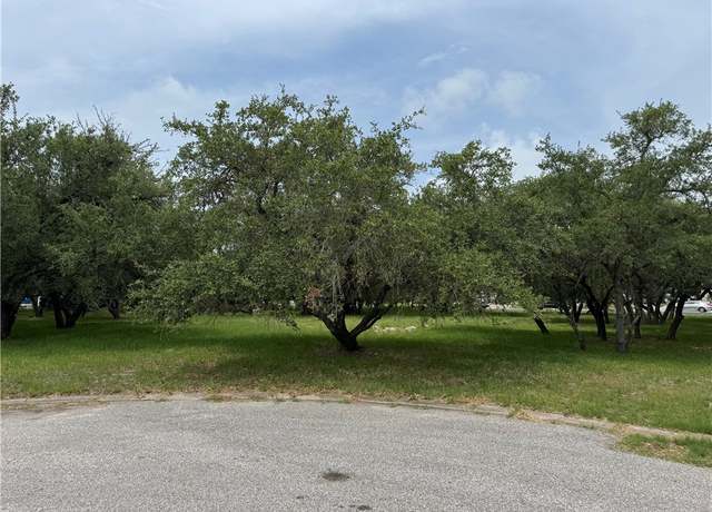 Property at 1817 Baywood Dr, Rockport, TX 78382