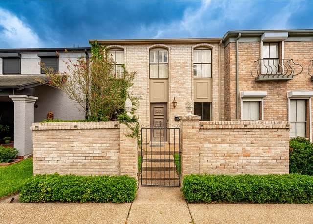 Property at 8 Lake Shore Dr, Corpus Christi, TX 78413, 2 beds, 2.5 baths