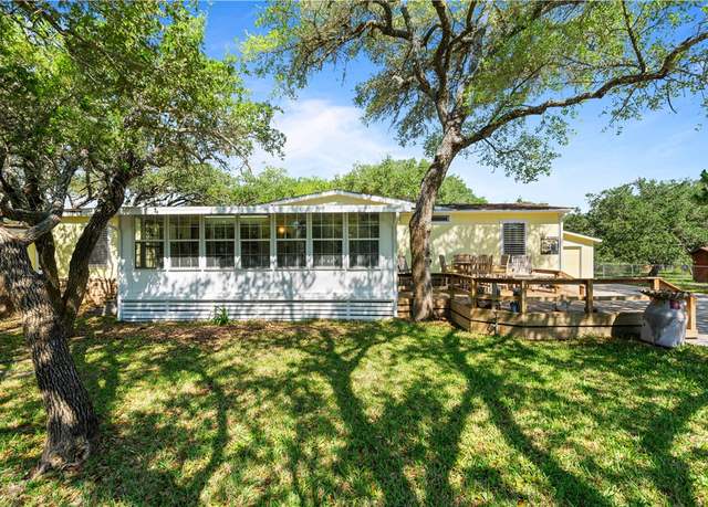 Property at 613 Sunset Dr, Rockport, TX 78382, 3 beds, 2 baths