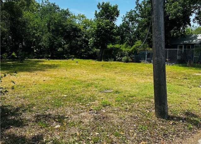 Property at 1929 Comanche St, Corpus Christi, TX 78408