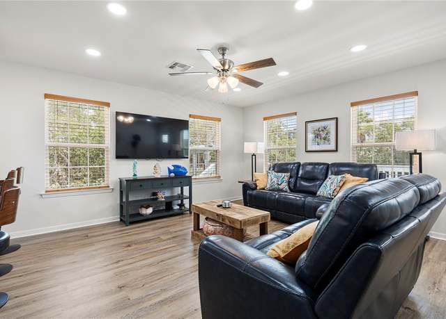 Property at 607 Huisache Ln, Ingleside On The Bay, TX 78362, 3 beds, 2.5 baths