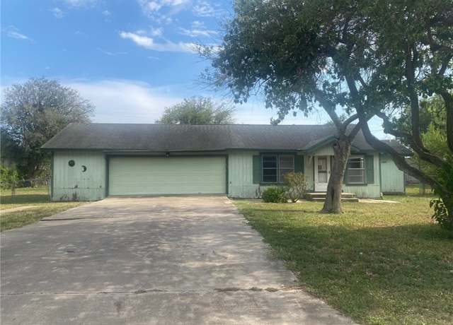 Property at 813 E Yoakum Ave, Kingsville, TX 78363, 2 beds, 2 baths