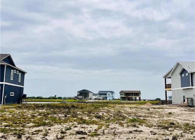 Property at 17 Tradewinds Cir, Rockport, TX 78382