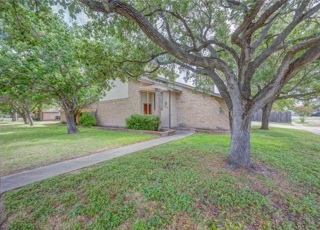 Property at 6602 Hunt Dr, Corpus Christi, TX 78413, 3 beds, 2.5 baths