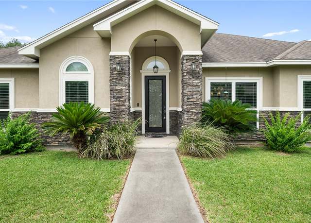 Property at 116 James Dr, Sinton, TX 78387, 5 beds, 3.5 baths