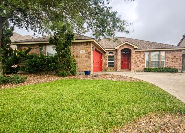 Property at 324 Nicklaus Dr, Portland, TX 78374, 3 beds, 2 baths